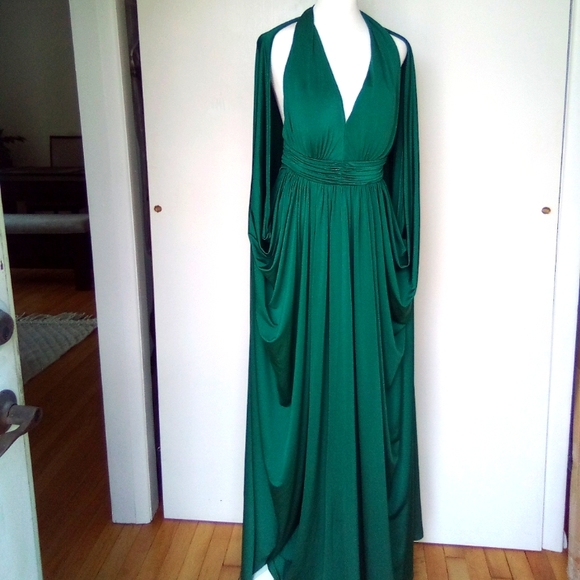 bebe Dresses & Skirts - Bebe emerald green maxi dress